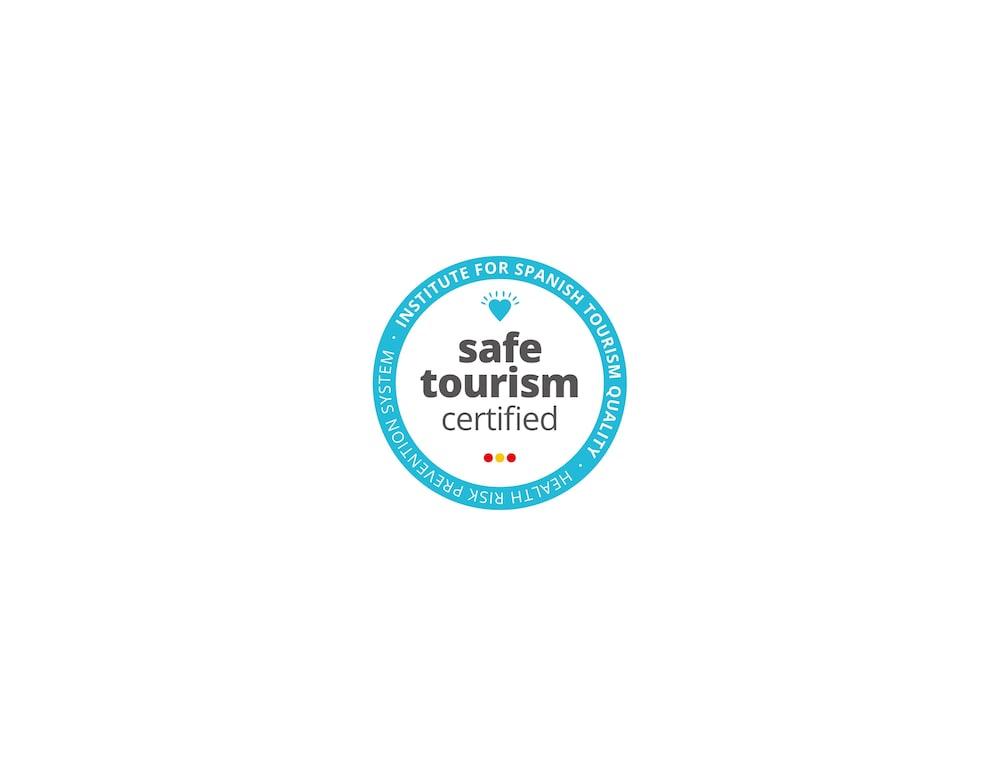Pierre & Vacances Menorca Cala Blanes 칼라엔블레인즈 외부 사진