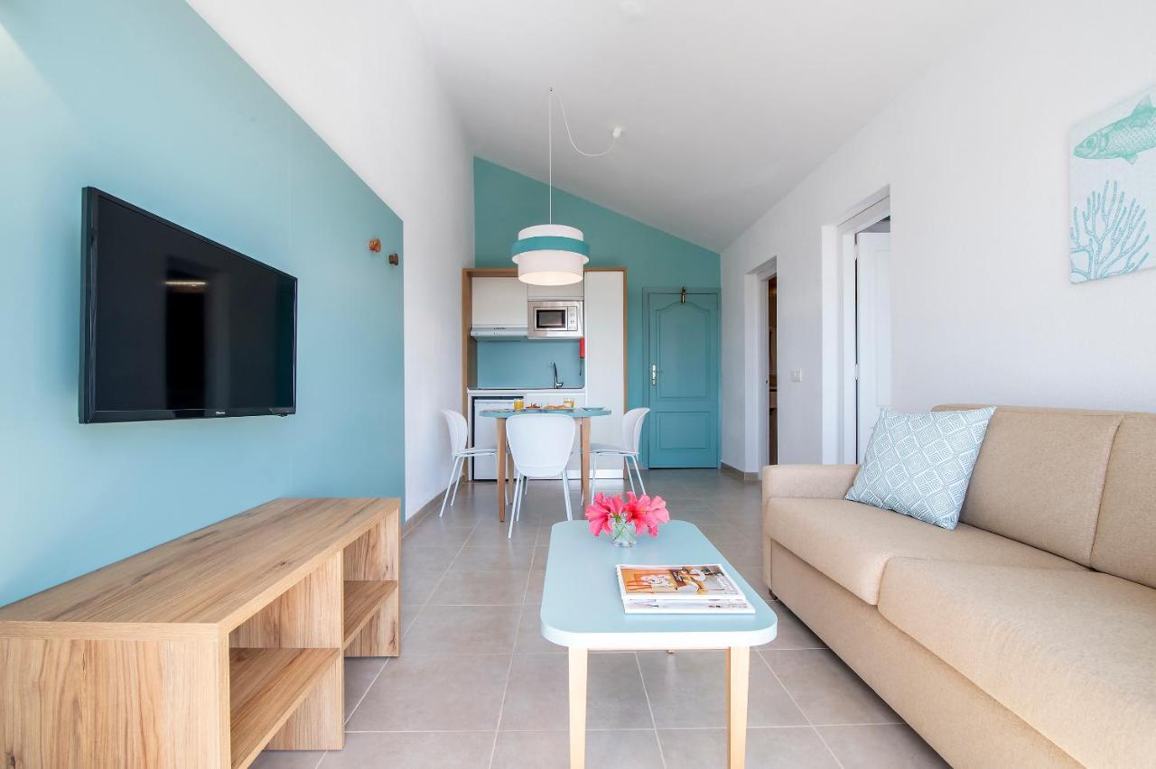 Pierre & Vacances Menorca Cala Blanes 칼라엔블레인즈 외부 사진