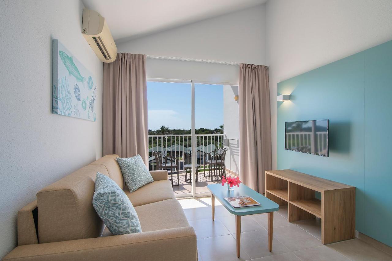 Pierre & Vacances Menorca Cala Blanes 칼라엔블레인즈 외부 사진